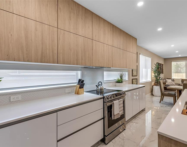 811 Sw 10th Terrace - Photo Thumbnail 11