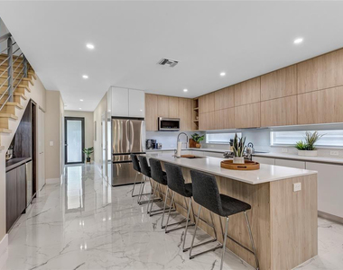 811 Sw 10th Terrace - Photo Thumbnail 6