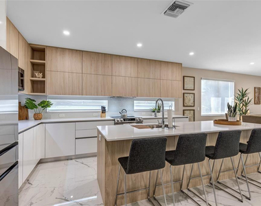 811 Sw 10th Terrace - Photo Thumbnail 5