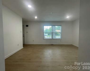 100 Gibson Park Drive - Photo Thumbnail 3