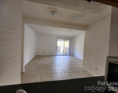 529 Lex Drive - Photo Thumbnail 3
