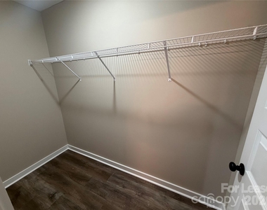 620 W Bell Street - Photo Thumbnail 15