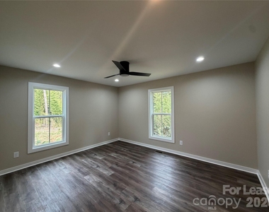 620 W Bell Street - Photo Thumbnail 12