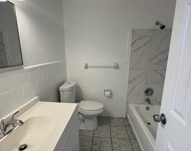 1795 Nw 55th Avenue - Photo Thumbnail 4