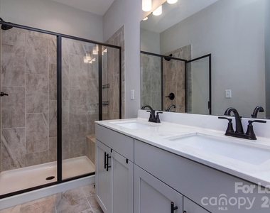 9428 Kings Parade Boulevard - Photo Thumbnail 9