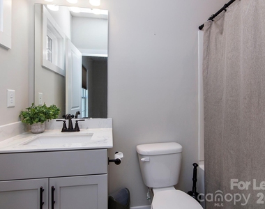 9428 Kings Parade Boulevard - Photo Thumbnail 13