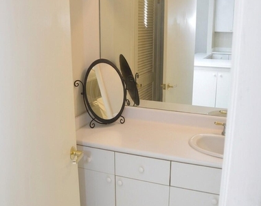 2301 Collins Avenue - Photo Thumbnail 4