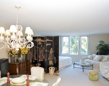 2301 Collins Avenue - Photo Thumbnail 3