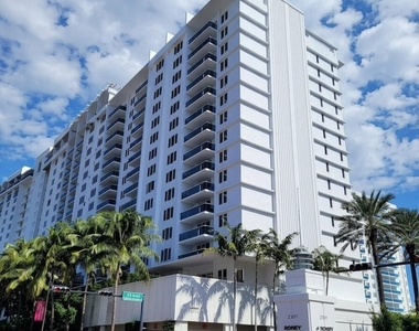 2301 Collins Avenue - Photo Thumbnail 7