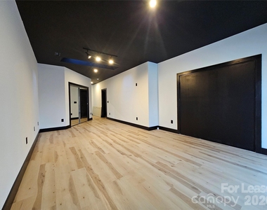 1002 Crawford Road - Photo Thumbnail 1