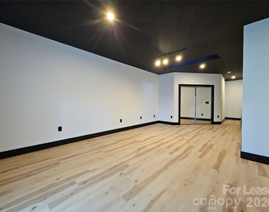 1002 Crawford Road - Photo Thumbnail 2