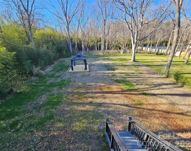 1002 Crawford Road - Photo Thumbnail 10