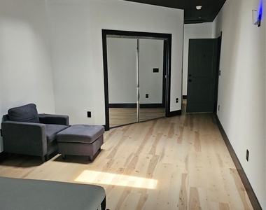 1002 Crawford Road - Photo Thumbnail 13