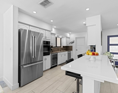 160 Se 12th Court - Photo Thumbnail 23