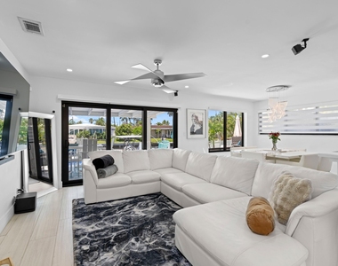 160 Se 12th Court - Photo Thumbnail 12