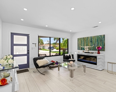 160 Se 12th Court - Photo Thumbnail 10