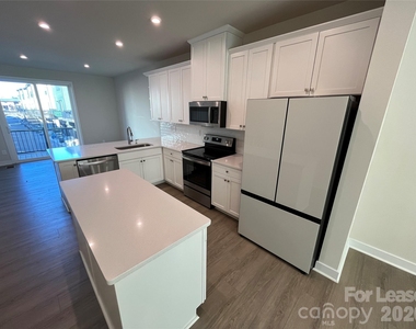 4730 Chastain Avenue - Photo Thumbnail 6