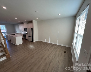 4730 Chastain Avenue - Photo Thumbnail 4