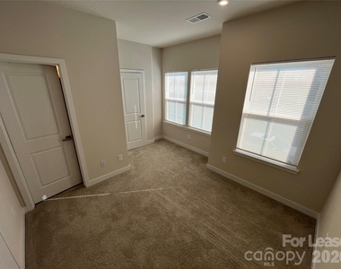 4730 Chastain Avenue - Photo Thumbnail 14