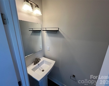 4730 Chastain Avenue - Photo Thumbnail 9