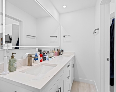160 Se 12th Court - Photo Thumbnail 16