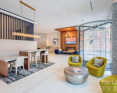 401 S Graham Street - Photo Thumbnail 1