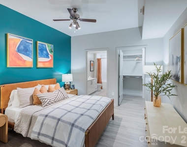 401 S Graham Street - Photo Thumbnail 12