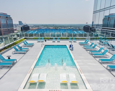 401 S Graham Street - Photo Thumbnail 7