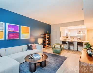 401 S Graham Street - Photo Thumbnail 22