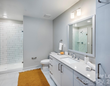 401 S Graham Street - Photo Thumbnail 15
