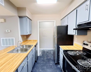 11139 Harrowfield Road - Photo Thumbnail 3