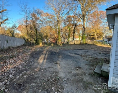 635 Smith Street - Photo Thumbnail 11