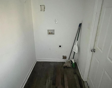 635 Smith Street - Photo Thumbnail 10