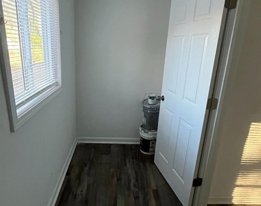 635 Smith Street - Photo Thumbnail 9