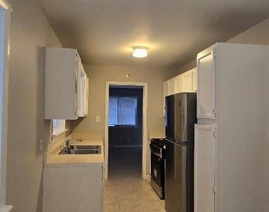 1803 Darbrook Drive - Photo Thumbnail 4