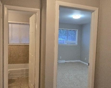 1803 Darbrook Drive - Photo Thumbnail 8