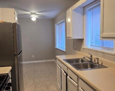 1803 Darbrook Drive - Photo Thumbnail 5
