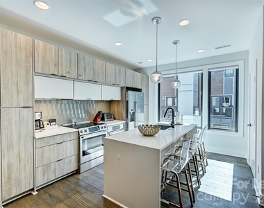 1208 Minter Place - Photo Thumbnail 5