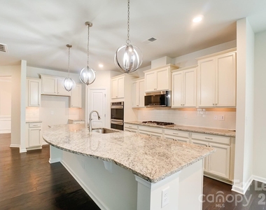 2337 Abundance Lane - Photo Thumbnail 5