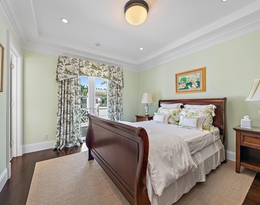 210 Emerald Lane - Photo Thumbnail 18