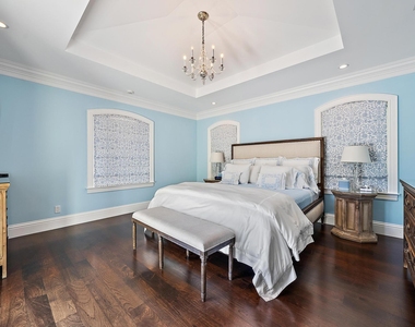 210 Emerald Lane - Photo Thumbnail 22