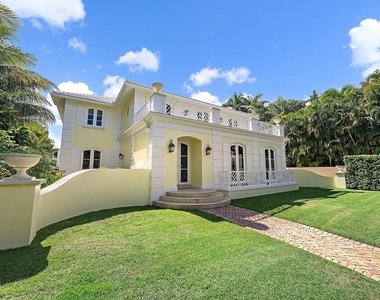 210 Emerald Lane - Photo Thumbnail 2