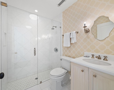 210 Emerald Lane - Photo Thumbnail 21