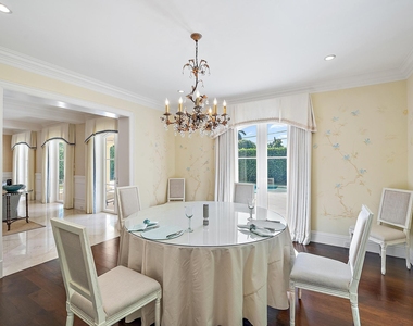 210 Emerald Lane - Photo Thumbnail 10