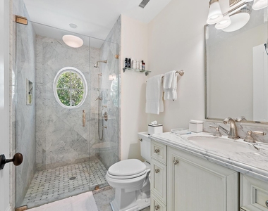 210 Emerald Lane - Photo Thumbnail 25