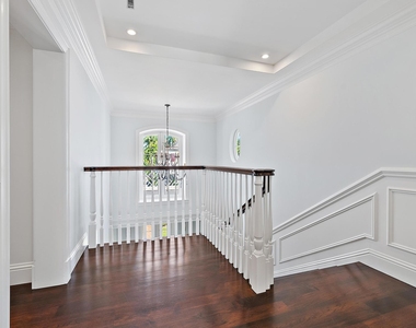 210 Emerald Lane - Photo Thumbnail 14