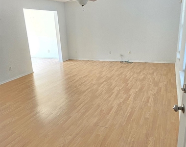 3073 Parade Lane Sw - Photo Thumbnail 7