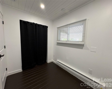 495 Armstrong Avenue - Photo Thumbnail 6