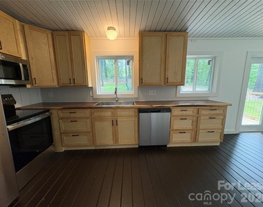 495 Armstrong Avenue - Photo Thumbnail 2