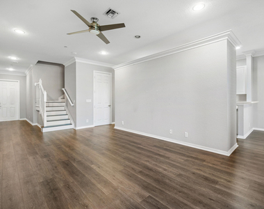 81 Nottingham Place - Photo Thumbnail 8